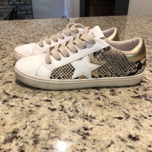 Steve Madden Sneakers